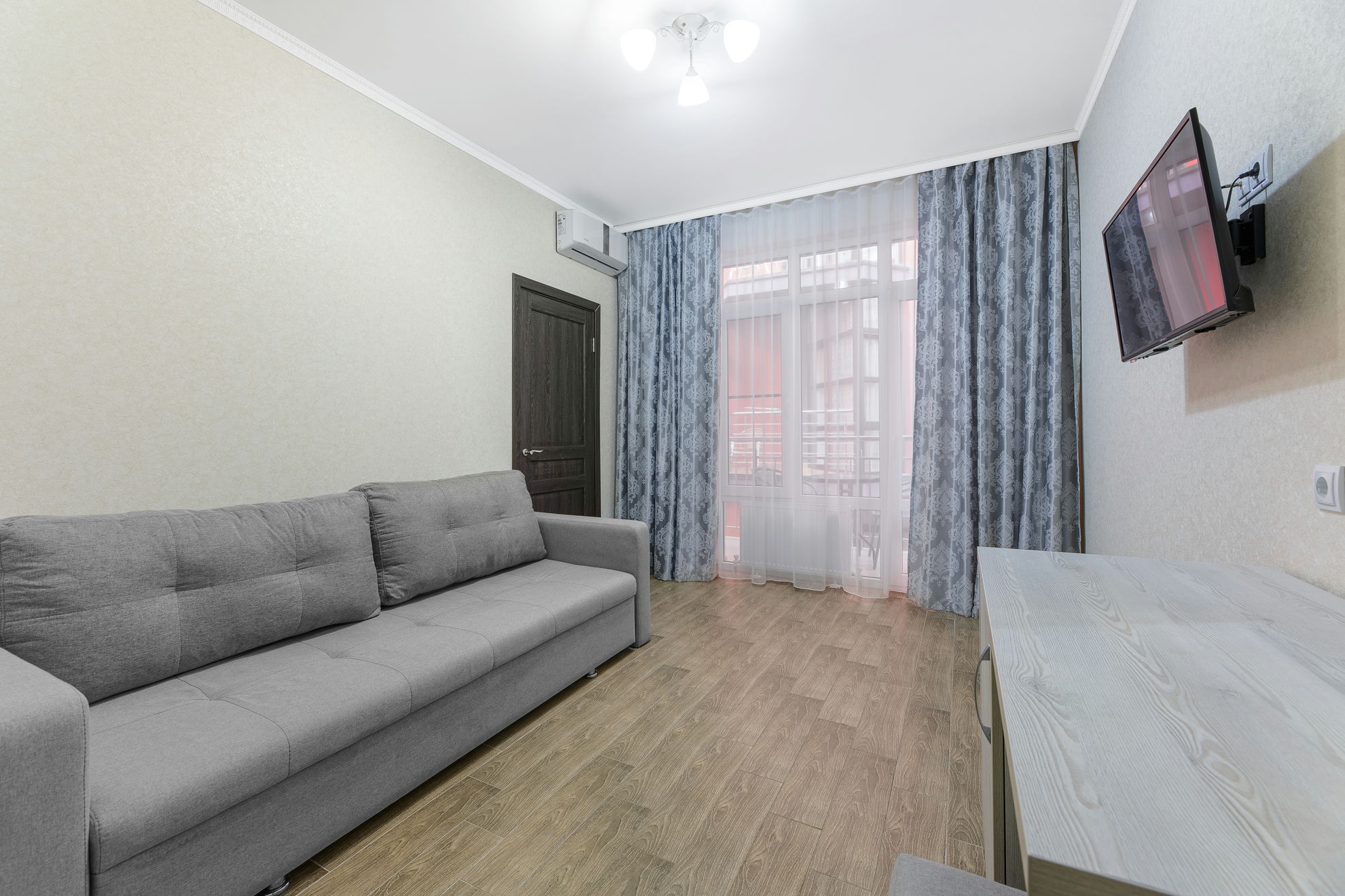 4-х местный, 2-х ком Люкс с балконом - White Hotel
