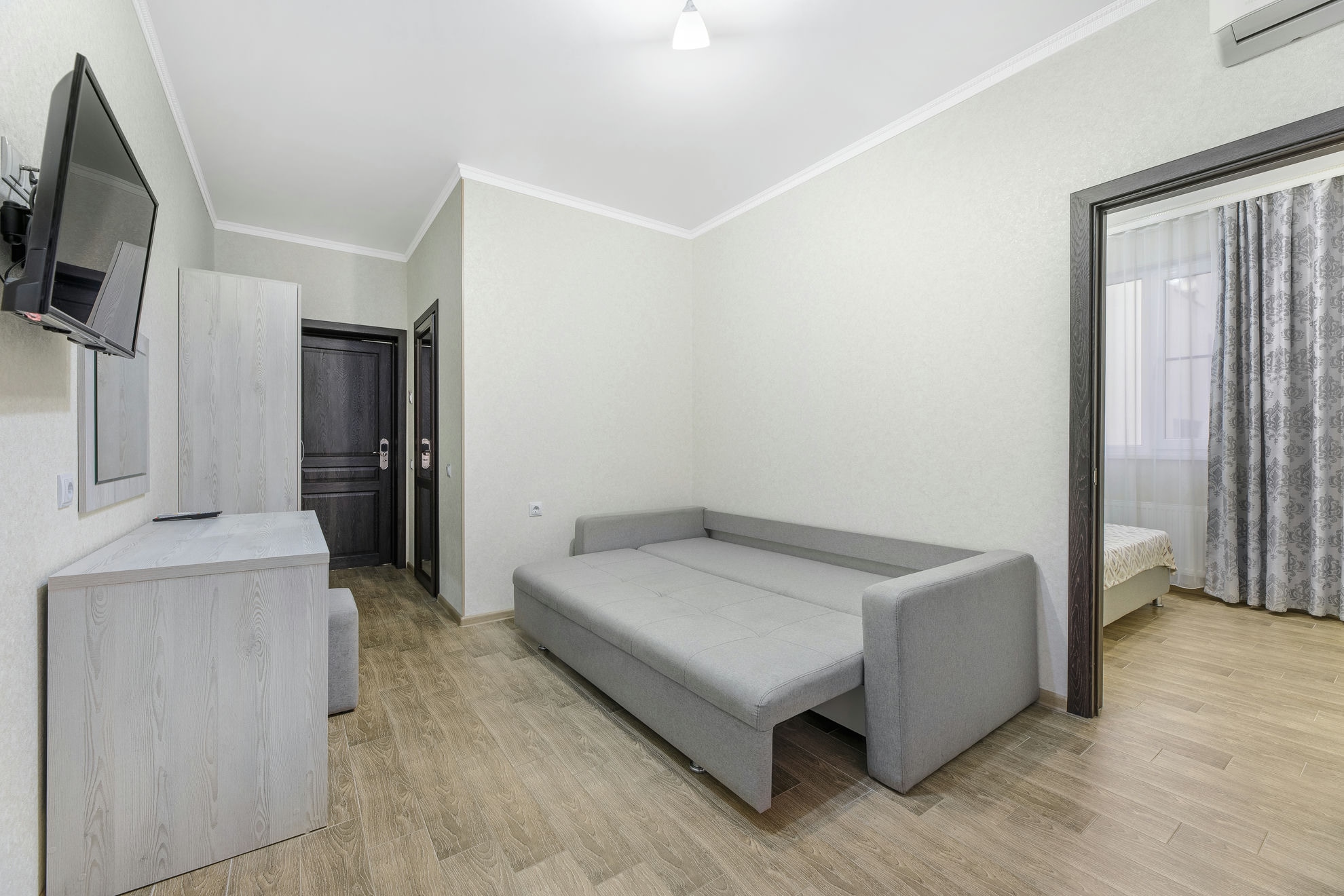 4-х местный, 2-х ком Люкс с балконом - White Hotel